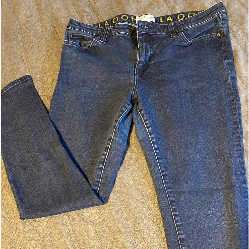 Denim wash jeans